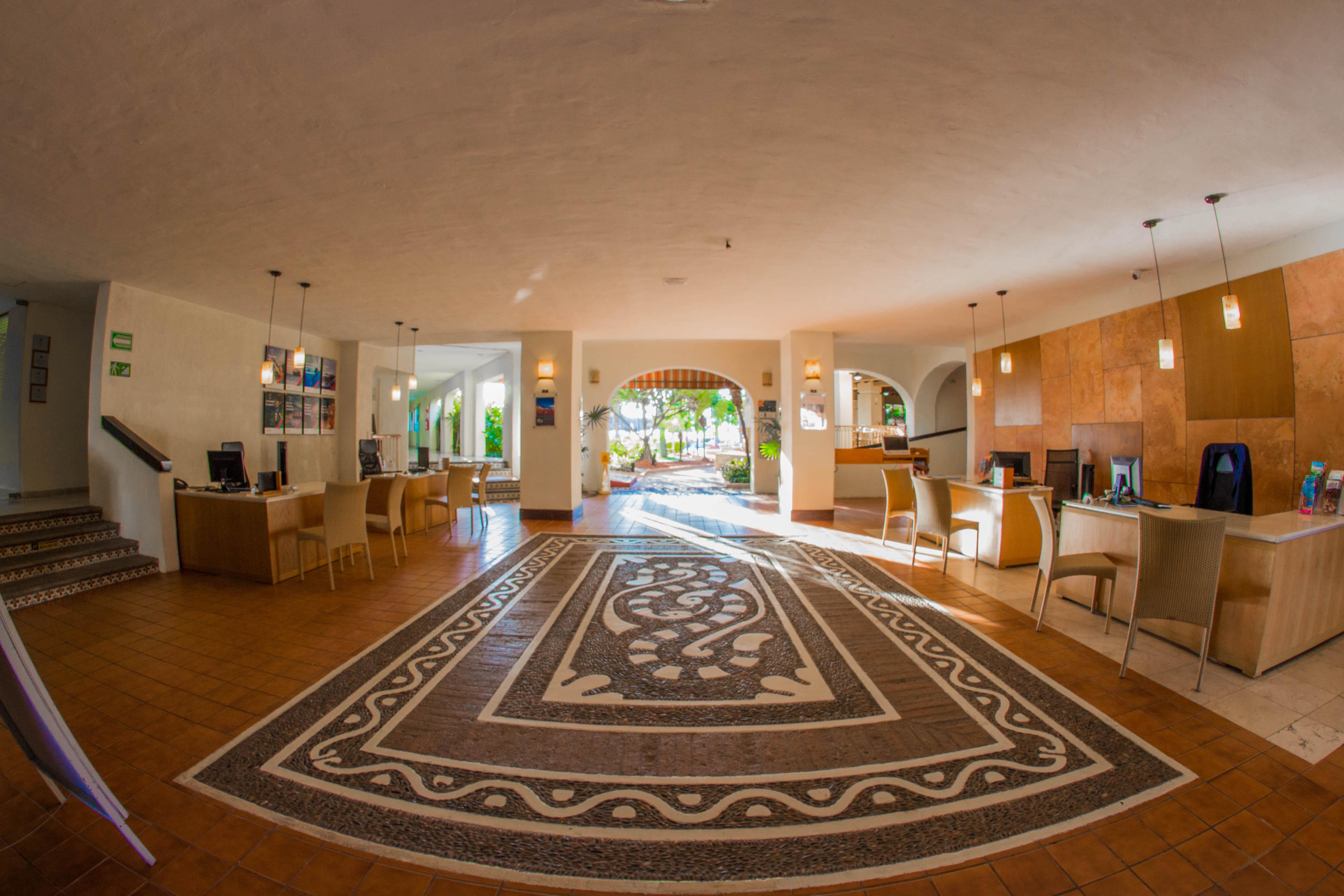 Plaza Pelicanos Grand Beach Resort All Inclusive Puerto Vallarta Exterior photo