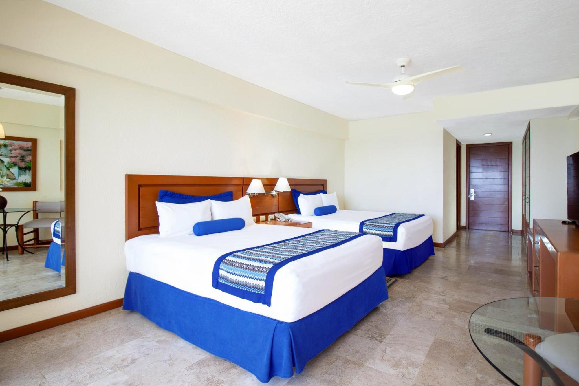 Plaza Pelicanos Grand Beach Resort All Inclusive Puerto Vallarta Exterior photo