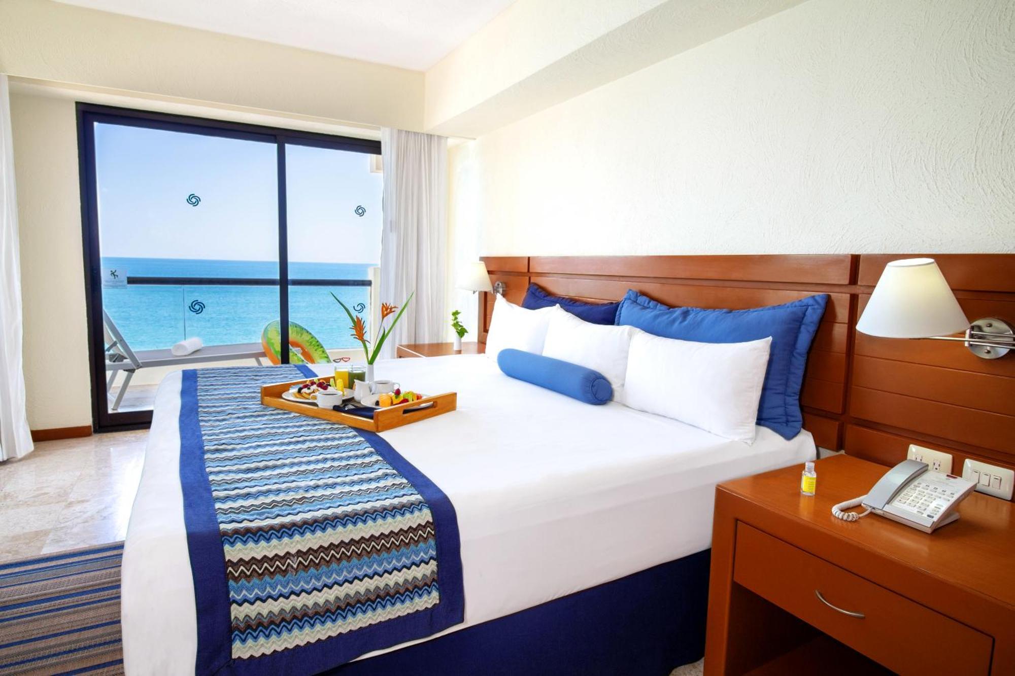 Plaza Pelicanos Grand Beach Resort All Inclusive Puerto Vallarta Exterior photo