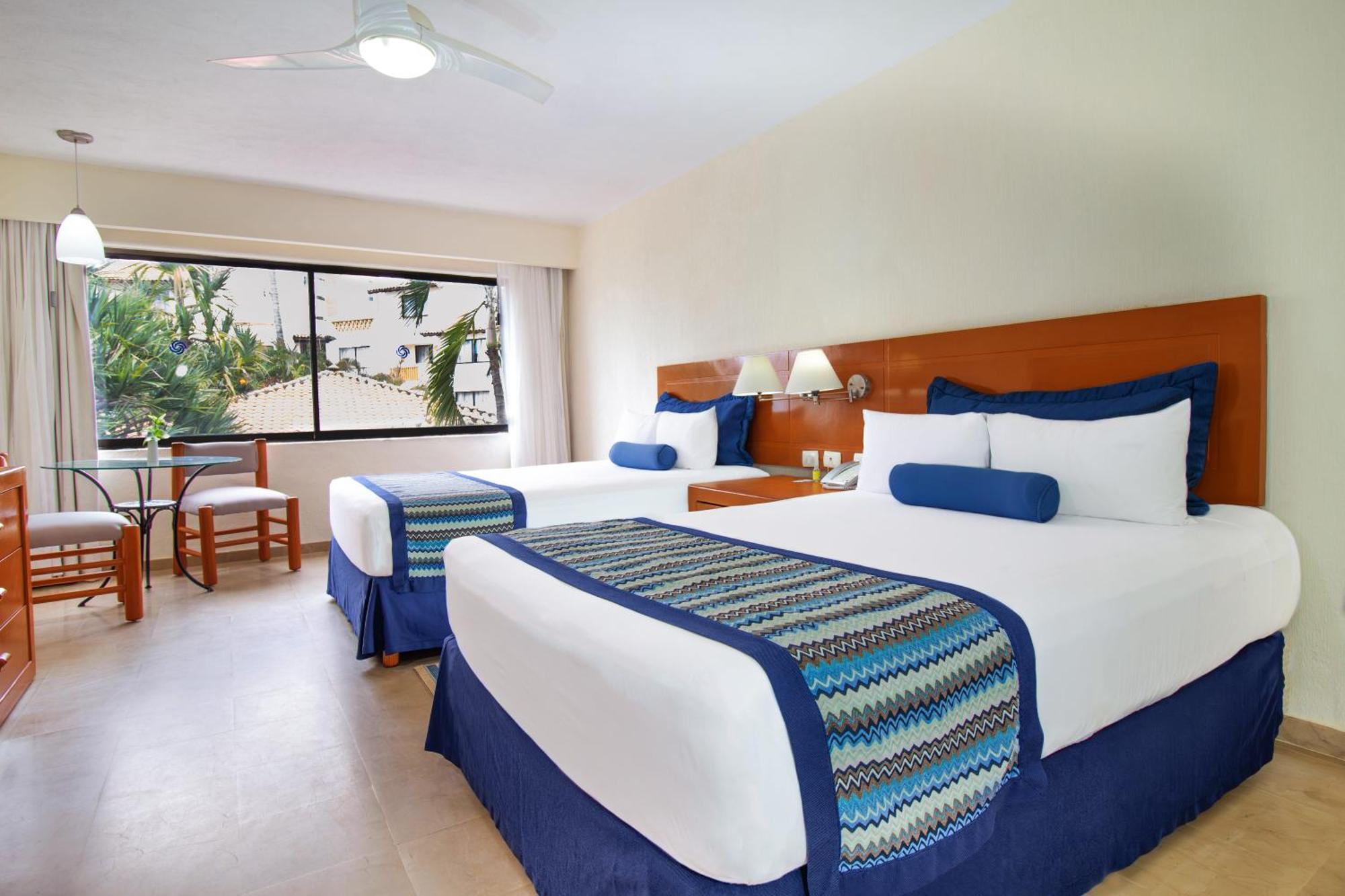 Plaza Pelicanos Grand Beach Resort All Inclusive Puerto Vallarta Exterior photo